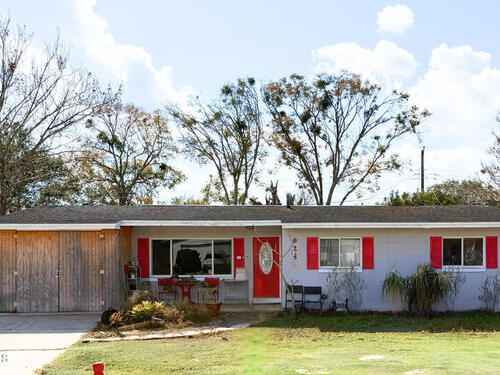 925 Lois Lane, Titusville, FL 32780