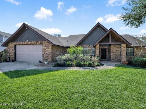 25 Greenwood Lane, Cocoa Beach, FL 32931