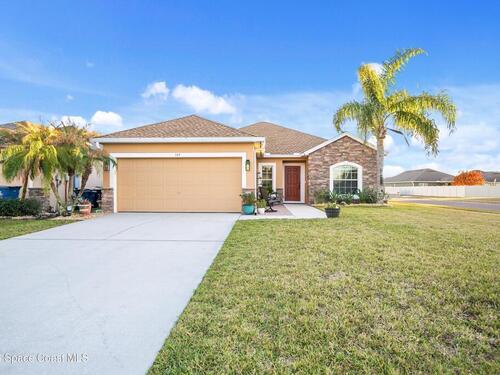 189 Wishing Well Circle SW, Palm Bay, FL 32908