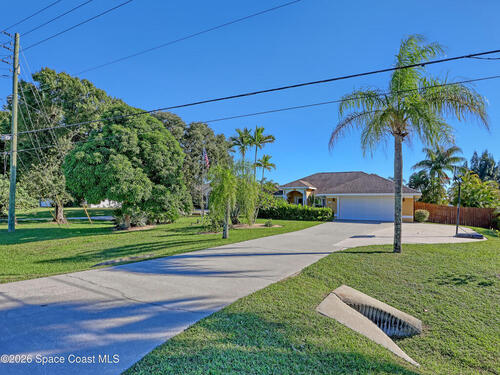 2710 S Courtenay Parkway, Merritt Island, FL 32952