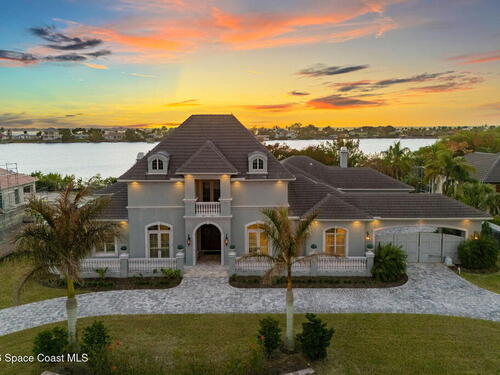 135 Lansing Island Drive, Indian Harbour Beach, FL 32937