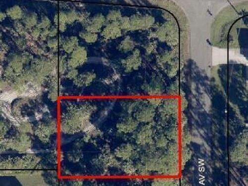 442 Lambert Street SW, Palm Bay, FL 32908