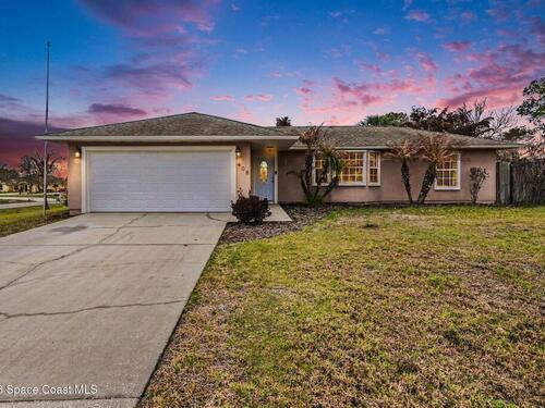 408 Crystal Mist Road NW, Palm Bay, FL 32907