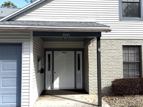 9045 York Lane, Melbourne, FL 32904