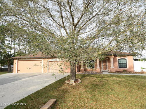 951 Ladona Avenue SE, Palm Bay, FL 32909