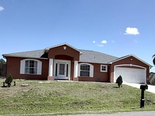 2601 Lakehurst Avenue SW, Palm Bay, FL 32908