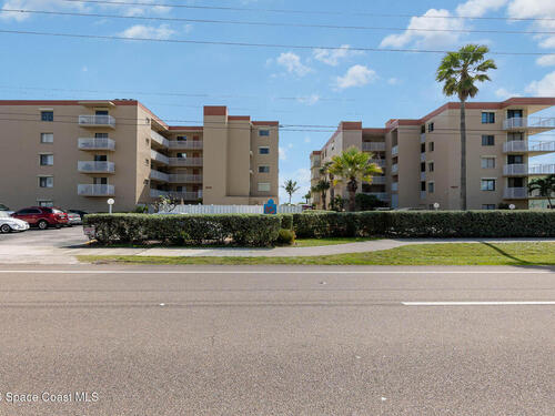 1525 S Atlantic Avenue, Cocoa Beach, FL 32931