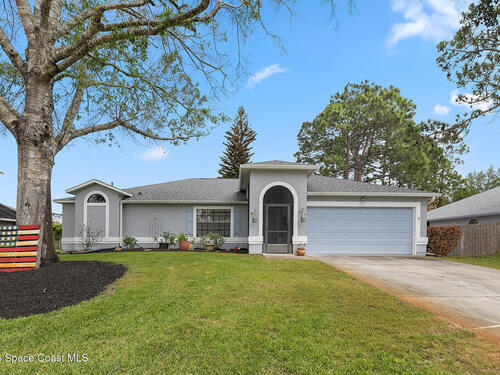 211 Seahorse Circle SE, Palm Bay, FL 32909