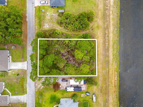 546 Searle Avenue SW, Palm Bay, FL 32908