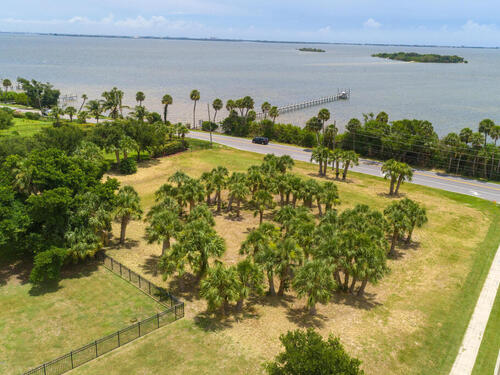 4861 Honeyridge Lane, Merritt Island, FL 32952