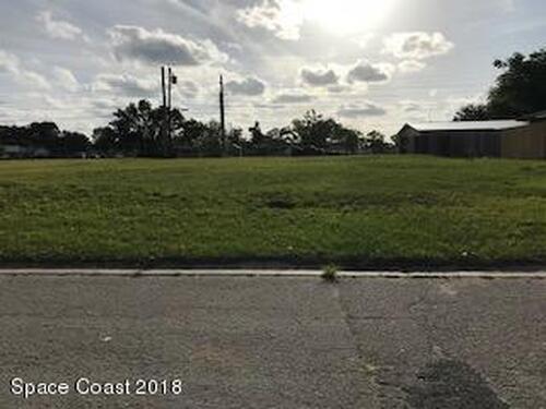 970 Luna, Titusville, FL 32796