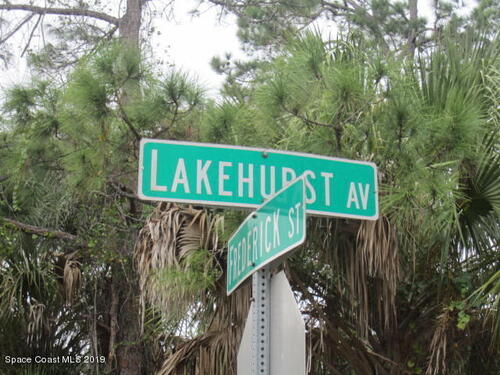 2684 Lakehurst Avenue SW, Palm Bay, FL 32908