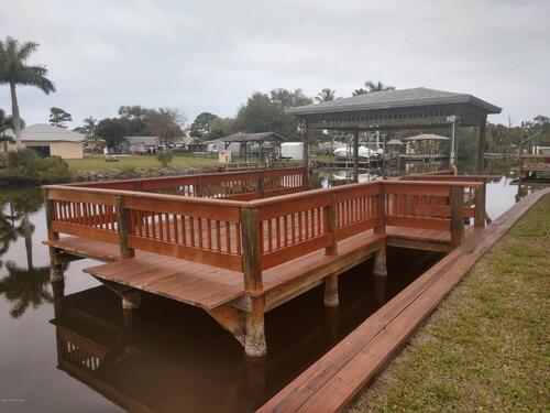 1990 Harbor Point Drive, Merritt Island, FL 32952