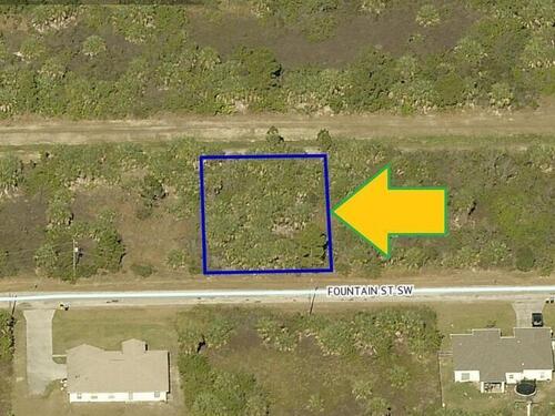 569 Fountain Street SW, Palm Bay, FL 32908