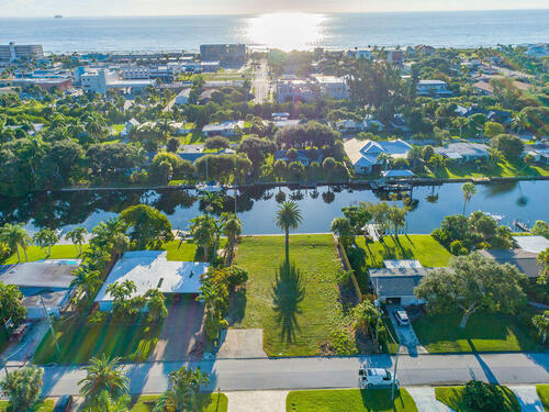 115 Aucila Road, Cocoa Beach, FL 32931