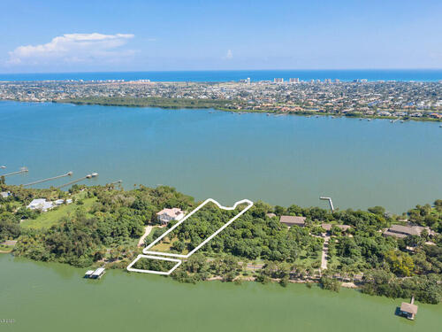 10220 S Tropical Trail S, Merritt Island, FL 32952