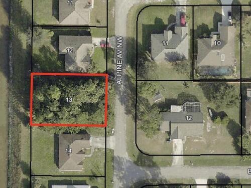 966 Alpine Avenue NW, Palm Bay, FL 32907