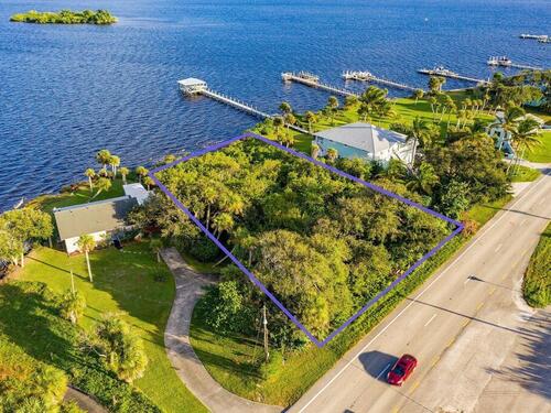 8999 Highway 1, Micco, FL 32976