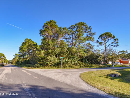 297 Joy Haven Avenue NW, Palm Bay, FL 32907