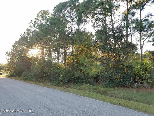 1221 Rayfield Street SE, Palm Bay, FL 32909