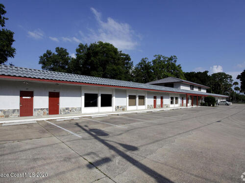 107 S Park Avenue, Titusville, FL 32796