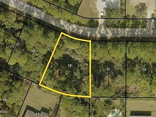 1581 Santonian Street SE, Palm Bay, FL 32909