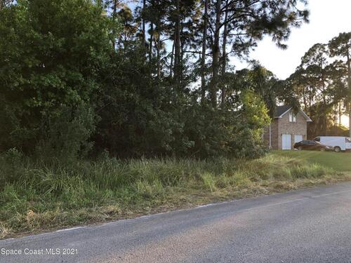 1722 Parrsboro Street NW, Palm Bay, FL 32907