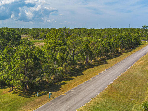 6980 Hacienda Drive, Grant, FL 32949