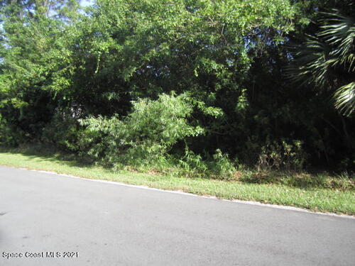 531 Hammond Street SW, Palm Bay, FL 32908