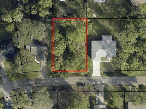 817 Rostock Circle NW, Palm Bay, FL 32907