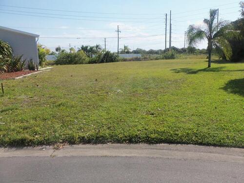 1041 Wren Circle, Barefoot Bay, FL 32976