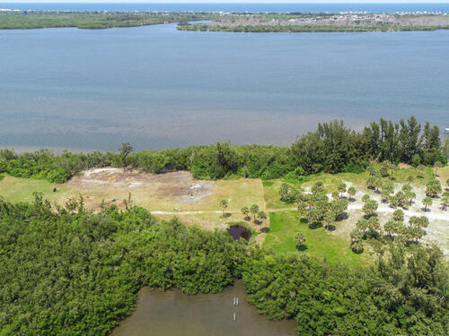 4 Grant Island, Grant-Valkaria, FL 32949