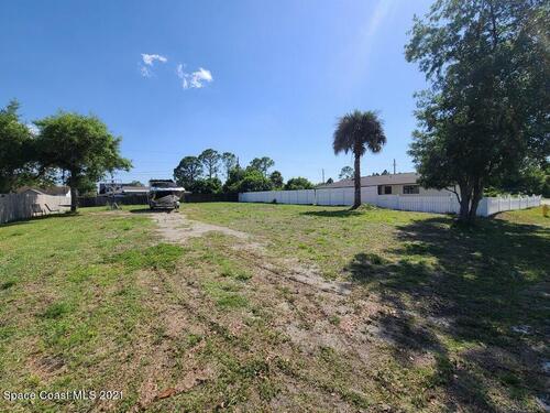 870 Brickell Street SE, Palm Bay, FL 32909