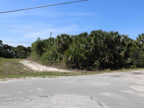 334 Lagoon Street SW, Palm Bay, FL 32908