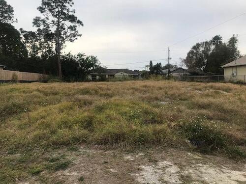 1190 Moon Street SE, Palm Bay, FL 32909