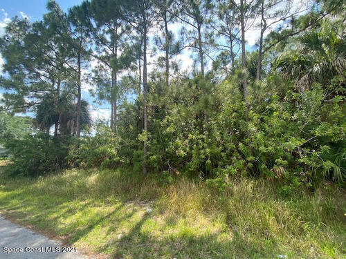 548 Burlington Avenue NE, Palm Bay, FL 32907