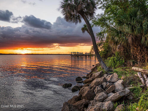 3865 S Tropical Trail, Merritt Island, FL 32952