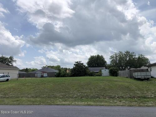 1334 Helliwell Street NW, Palm Bay, FL 32907