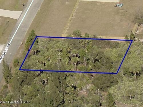 737 Haryestor Avenue SW, Palm Bay, FL 32908