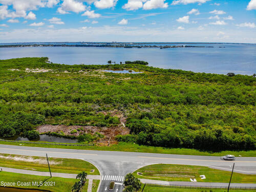 3250 S Courtenay Parkway, Merritt Island, FL 32952