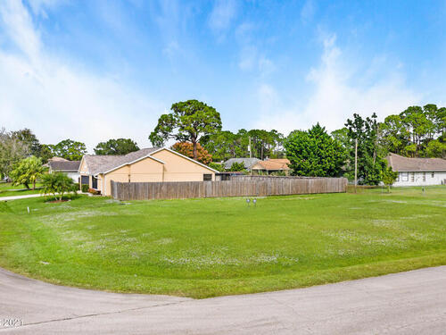 Corner Shelter St / Jacinto Avenue NW, Palm Bay, FL 32907