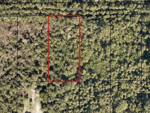 Pioneer Avenue, Cocoa, FL 32926