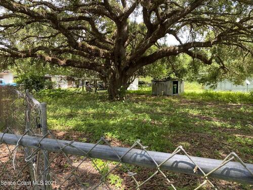 5645 Travis Street, Mims, FL 32754