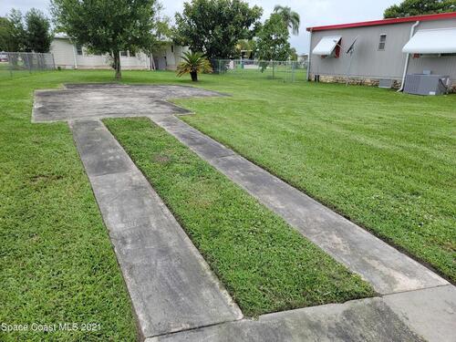 812 Oriole Circle, Barefoot Bay, FL 32976