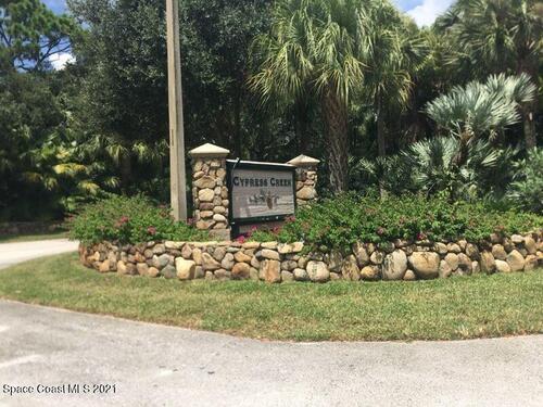 4039 Gardenwood Circle, Grant-Valkaria, FL 32949