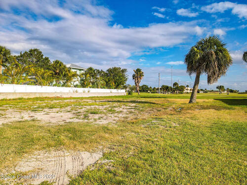 10 Fairway Drive, Cocoa Beach, FL 32931