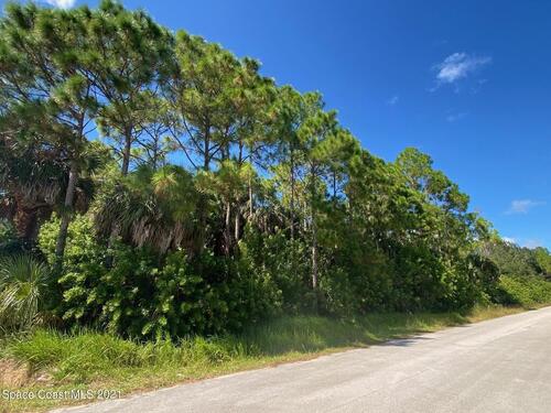 548 Burlington Avenue NE, Palm Bay, FL 32907