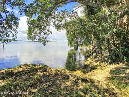 1965 S Tropical Trail, Merritt Island, FL 32952
