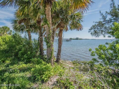 5285 Fisherman Lane, Grant-Valkaria, FL 32949