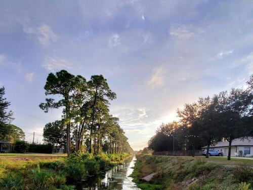 955 Saint Johns Street SE, Palm Bay, FL 32909